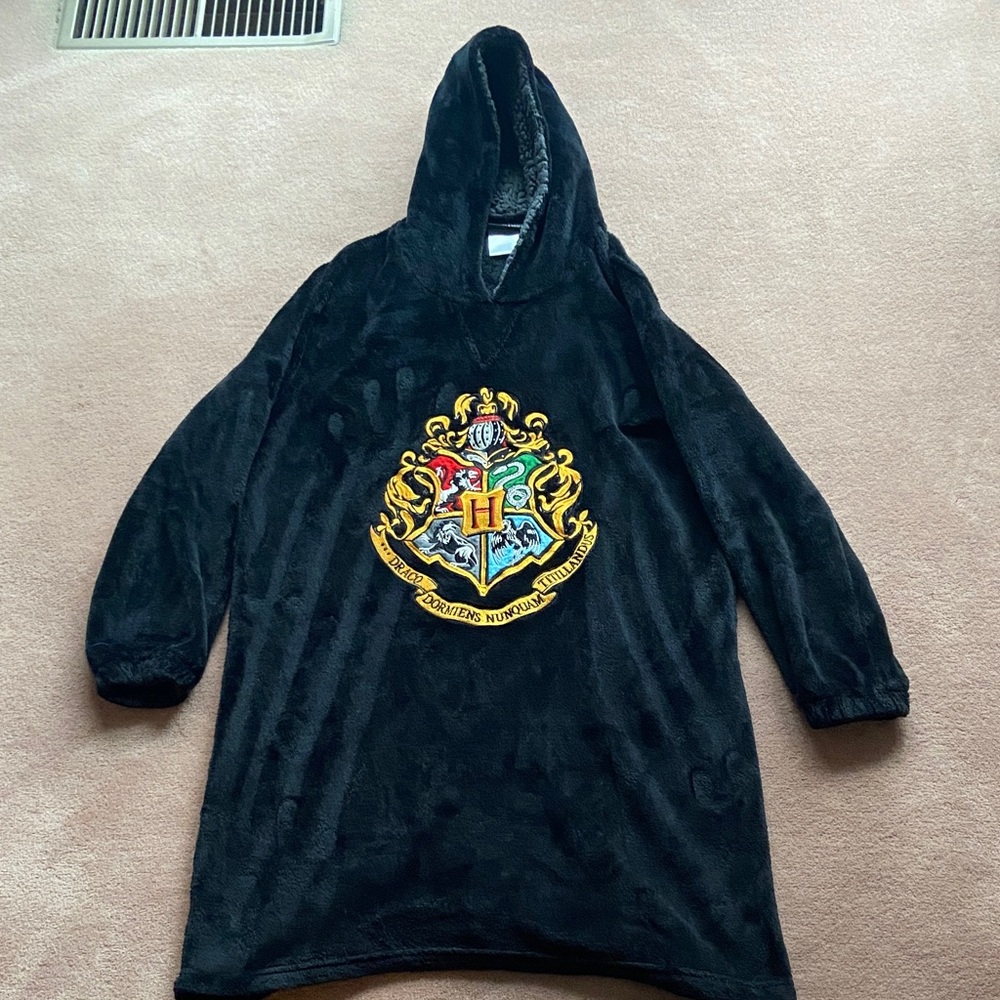 Harry Potter Black softHooded with Crest.